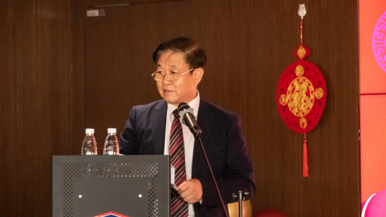 艾克瑞董事長(cháng)